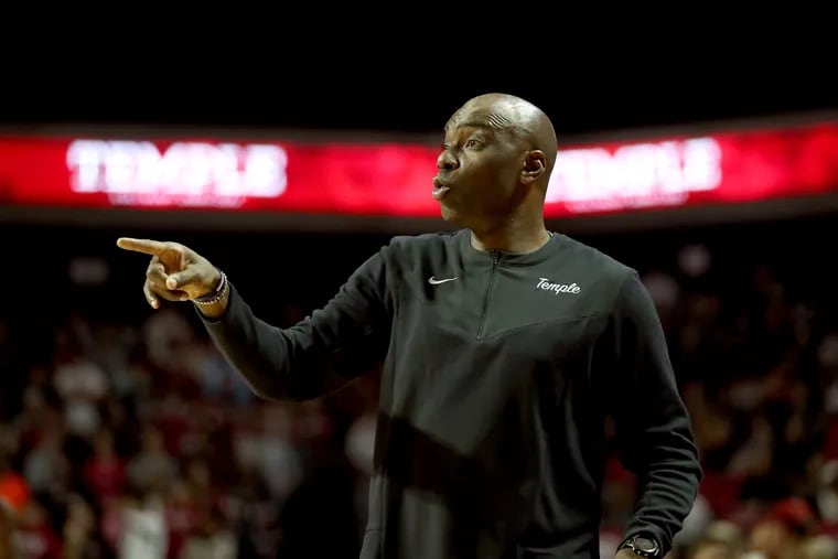 Coach Aaron McKie of Temple directs his team against USC during the 2nd half at the Liacouras Center on Nov. 13, 2021.