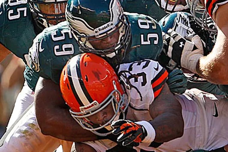 DeMeco Ryans played 60 of the Eagles' 62 defensive snaps against the Browns. (Ron Cortes/Staff Photographer)