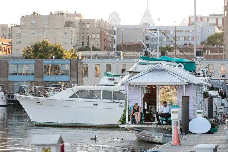 Houseboat offers tiny living on the Delaware River