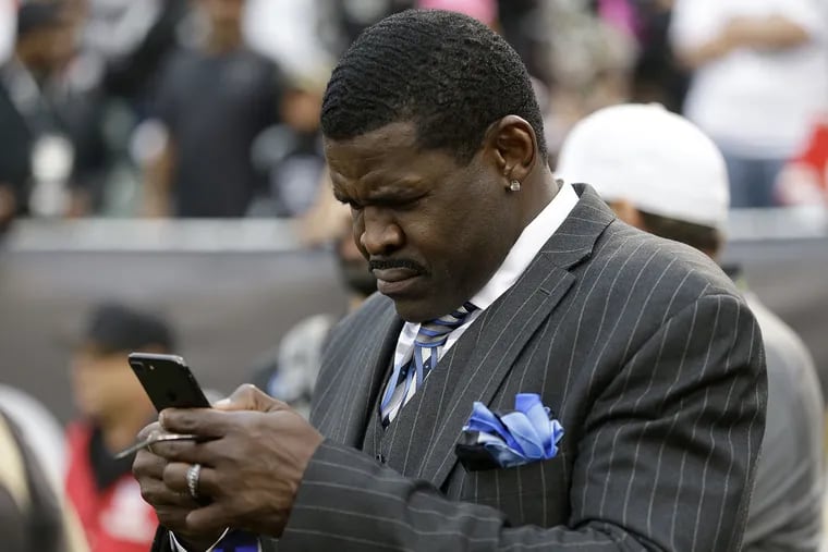 NFL Network analyst Michael Irvin tried to hype up New York Giants quarterback Eli Manning on Thursday night. It didn't go well.