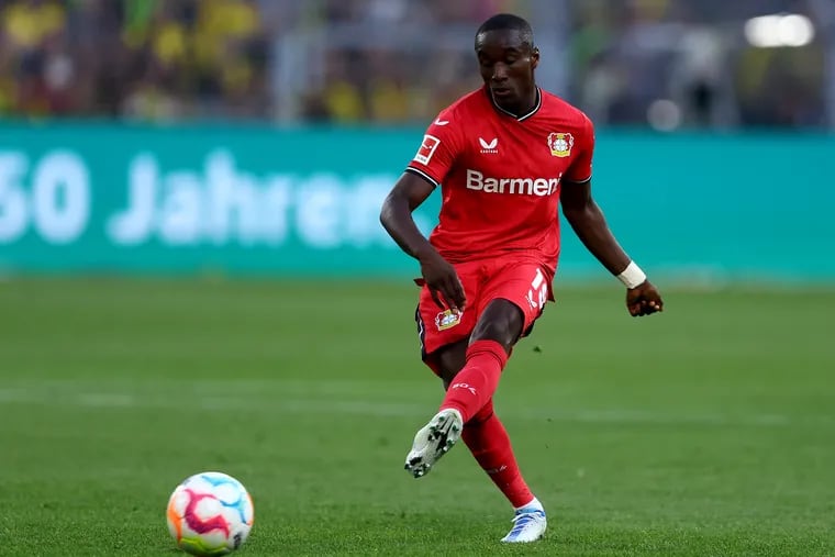 Moussa Diaby of Leverkusen runs with the ball of Leverkusen during the Bundesliga match between Borussia Dortmund and Bayer 04 Leverkusen at Signal Iduna Park on August 06, 2022 in Dortmund, Germany. (Photo by Lars Baron/Getty Images)