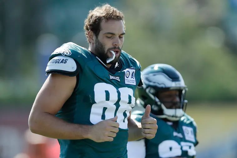 Eagles tight end Dallas Goedert may be sidelined for a bit with an injured thumb.