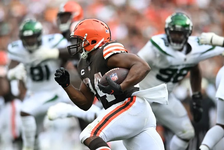 Cleveland Browns RB Nick Chubb, pictured here last week running vs. the Jets, is averaging 5.8 yards per carry. Will he keep it up Thursday night? (Photo by Nick Cammett/Getty Images)