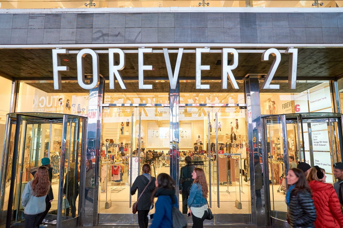 Forever 21 Files For Bankruptcy Will Close 350 Stores Worldwide