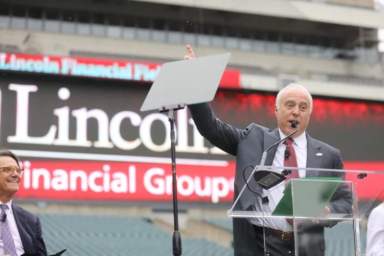 Jeffrey Lurie announces the extension of naming rights at Lincoln Financial Field.