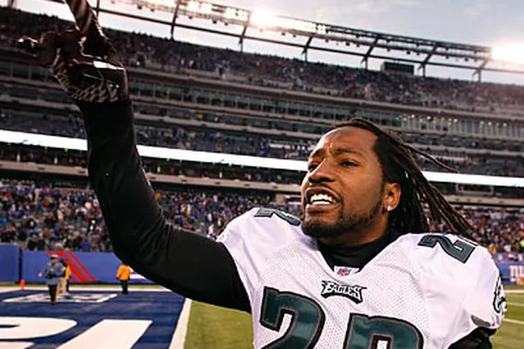 Eagles cornerback Asante Samuel has made it clear that he does not want to be traded. (David Maialetti/Staff File Photo)