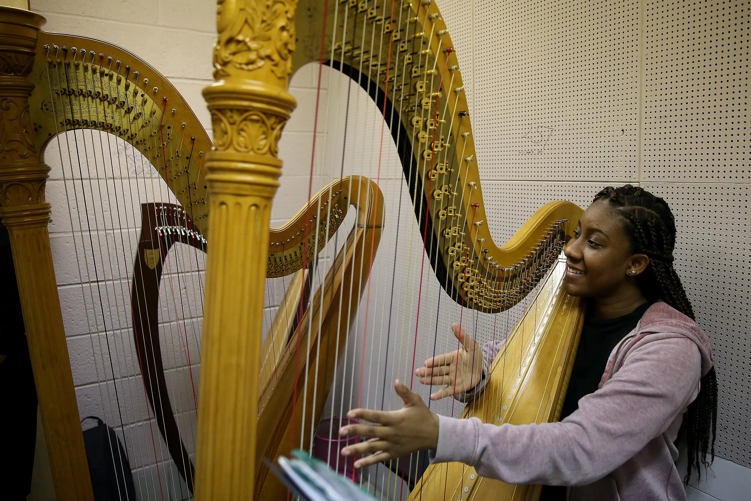 A rare instrument strikes a chord with Philly students