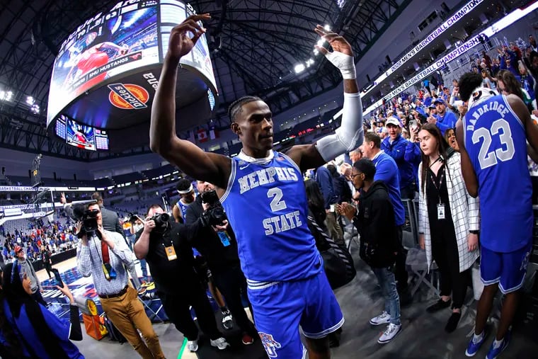 Jalen Duren (2) of the Memphis Tigers celebrating the team's win over Southern Methodist in the American Athletic Conference semifinals.
