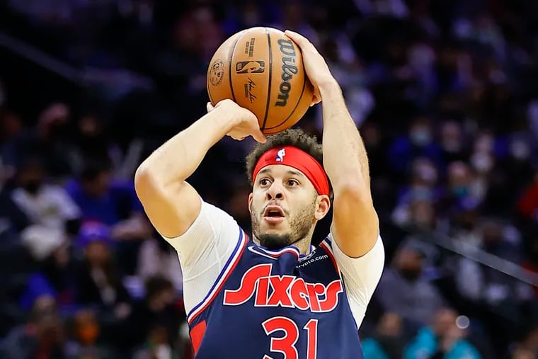 Sixers guard Seth Curry  during the game against the San Antonio Spurs on Friday.