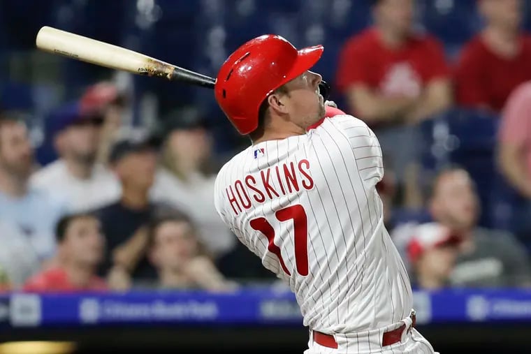 Rhys Hoskins homers twice to lead Phillies past Nationals
