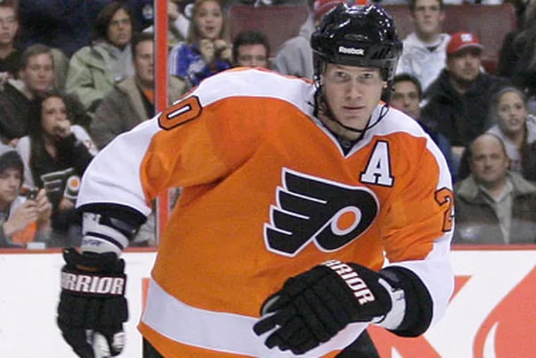 The Flyers will be without veteran defenseman Chris Pronger for four to six weeks. (Yong Kim/Staff Photographer)