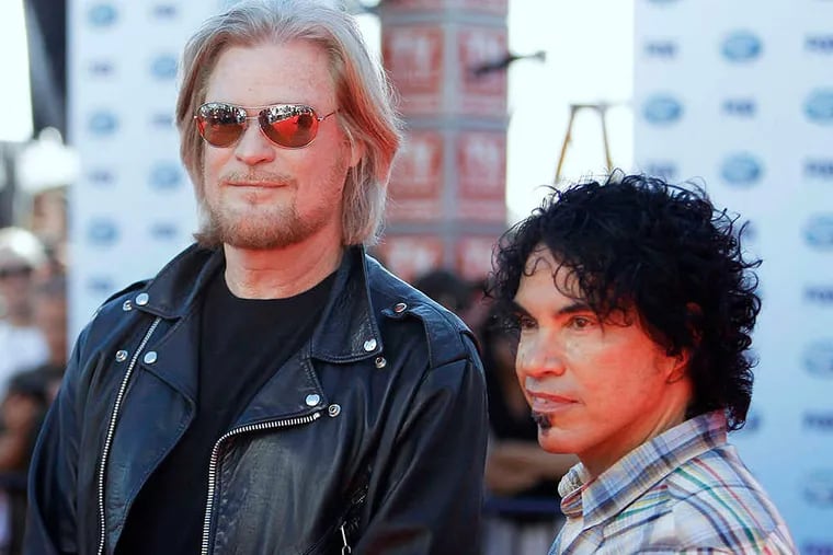 Hall and Oates at the May 2010 finale of "American Idol."