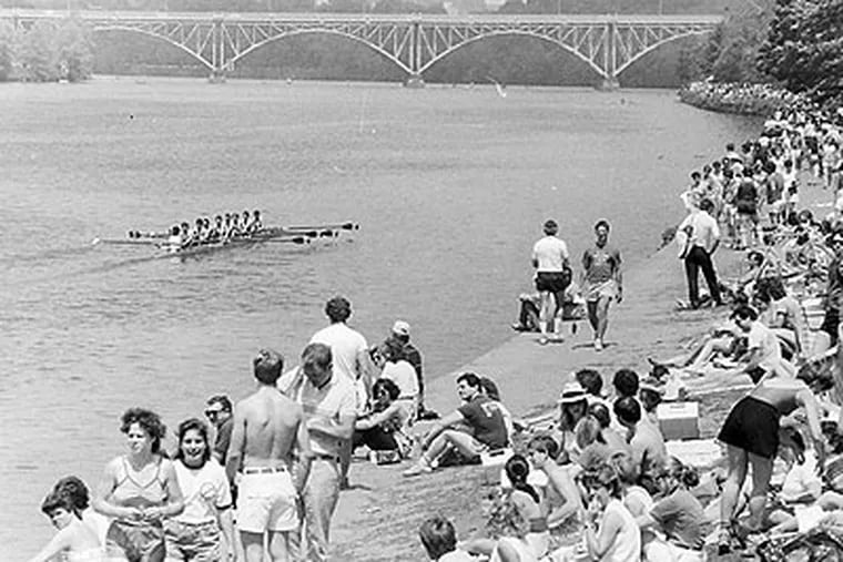 The Dad Vail regatta in 1985. The Schuylkill has been its home since 1953. (Tom Gralish / Staff Photographer)