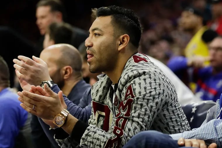 Union playmaker Marco Fabián is a big 76ers fan. He has sat courtside at the Wells Fargo Center a few times this season, and has become friends with Tobias Harris.