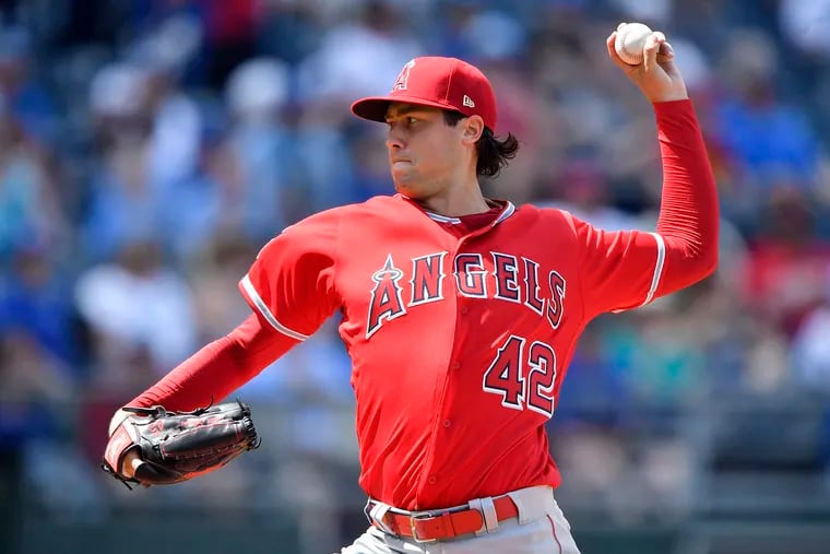 Tyler Skaggs pitching in 2018.