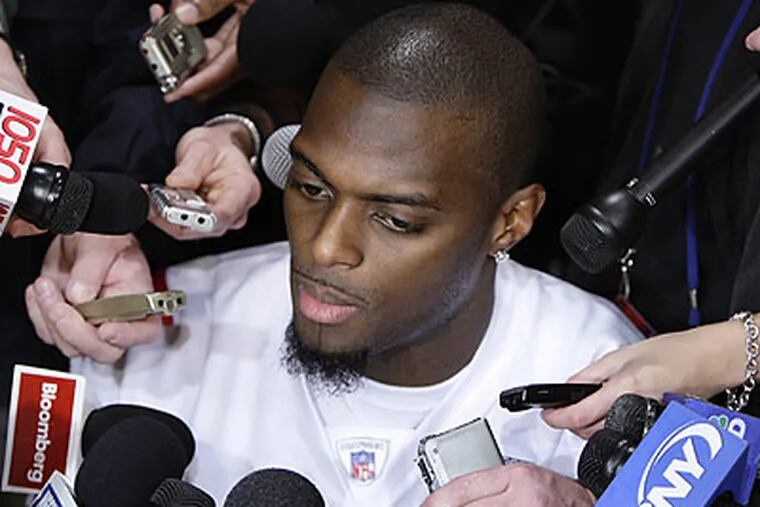 Plaxico Burress wants to be an Eagles, according to Giants running back Brandon Jacobs. (Julie Jacobson/AP file photo)