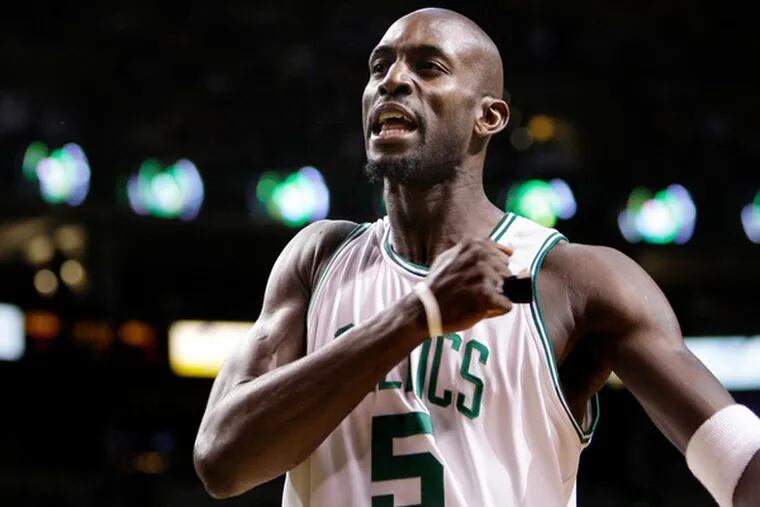 Kevin Garnett pounds his chest as he walks onto the floor to face the Bulls. His Celtics are seeking their 19th straight win.