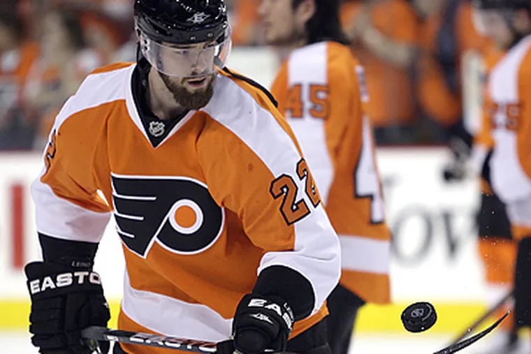Ville Leino picked up two assists in the Flyers' preseason win over the Islanders. (Yong Kim/Staff file photo)