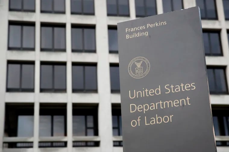 La División de Salarios y Horas del Departamento de Trabajo de EE.UU. tiene más de $16 millones en efectivo que aún no han sido reclamados. El dinero se recuperó tras  investigaciones a empleadores, a consecuencia de violaciones de las leyes salariales federales.