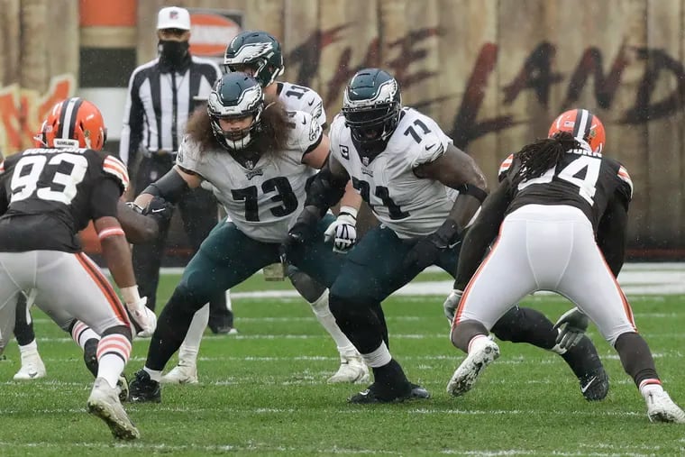 Jason Peters (71) will remain the starting left tackle, Eagles coach Doug Pederson said, in the wake of one of the worst games of Peters' career.