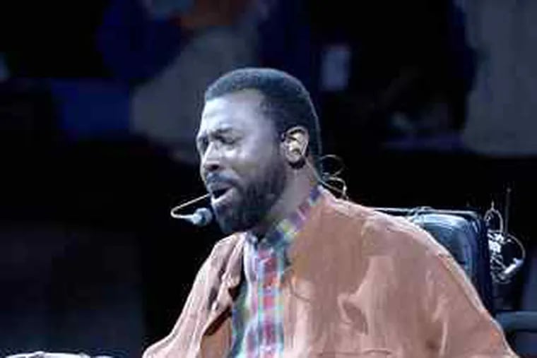 Teddy Pendergrass, singing at a 2003 76ers game, was admired for the way he lived his life after a 1982 accident left him paralyzed.