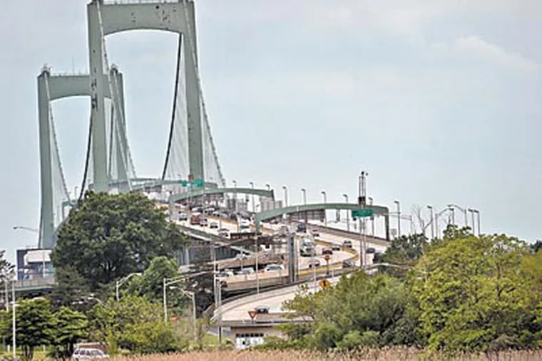 The Walt Whitman Bridge will have lane closures until 2014 as its deck is replaced and other work is done. (SHARON GEKOSKI-KIMMEL / Staff Photographer)