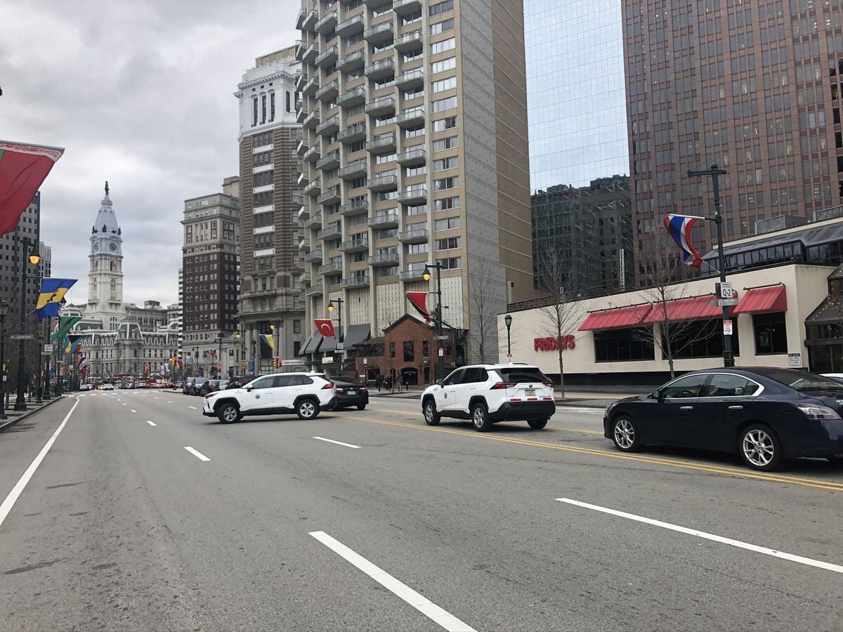 City Workers Turn Philadelphia s Iconic Parkway Into An Illegal Parking 