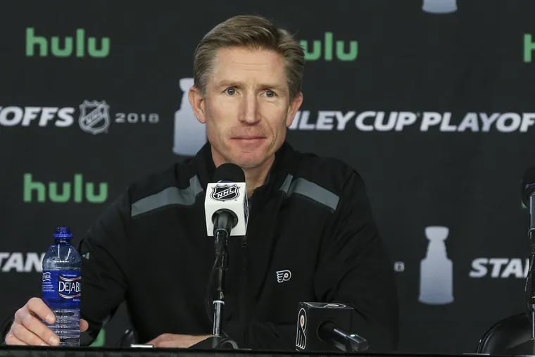 Flyers coach Dave Hakstol hopes his team can learn from its playoff shortcomings against the Penguins.