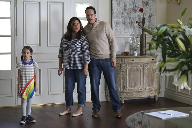 Julia Butters, Katy Mixon, Diedrich Bader in scene from ABC's "American Housewife"
