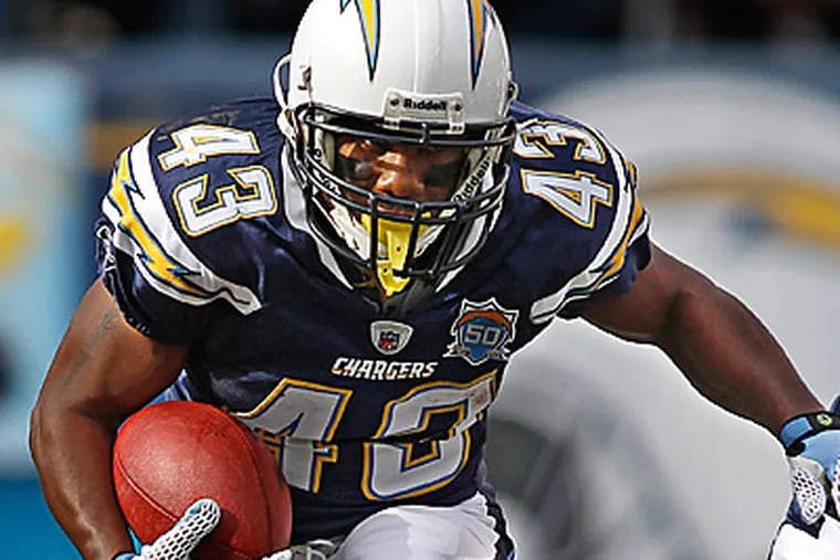 Chargers RB Darren Sproles is expected to become a free agent on Friday. (AP Photo/Denis Poroy)