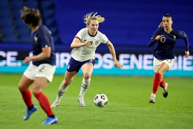 Samantha Mewis on the ball during the U.S. women's national team's win at France on April 13.