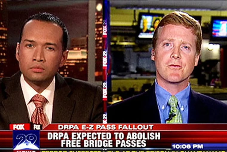 Thomas Drayton of Fox News (left) and Chris Freind of FreindlyFireZone.com chat. (Fox 29)