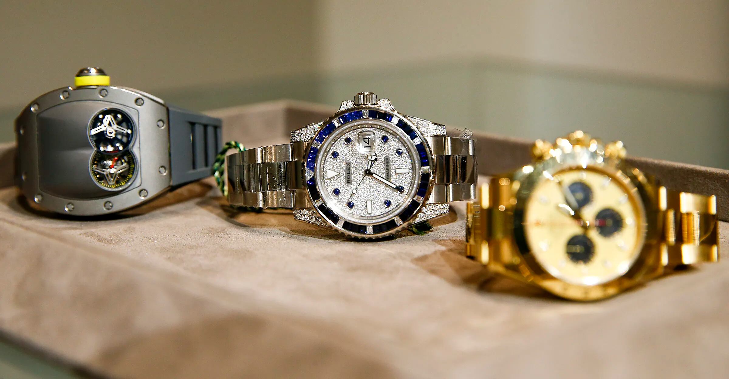 Philly native turns the selling of fine watches into a luxe hustle