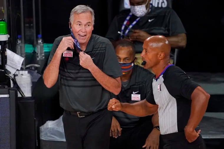 Then-Rockets coach Mike D'Antoni talking to an official during the playoffs last month.