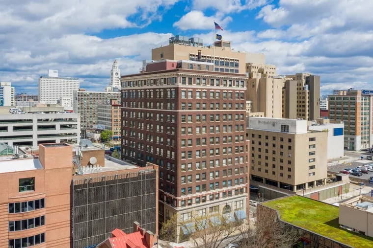 Brandywine Realty Trust has acquired the 1920s high-rise at 1501 Race St., known as the Bellet Building, from an owner of the former Hahnemann University Hospital campus.