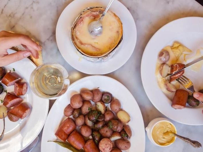 Cheese Of The Month Mont D Or Dinner At Bistrot La Minette
