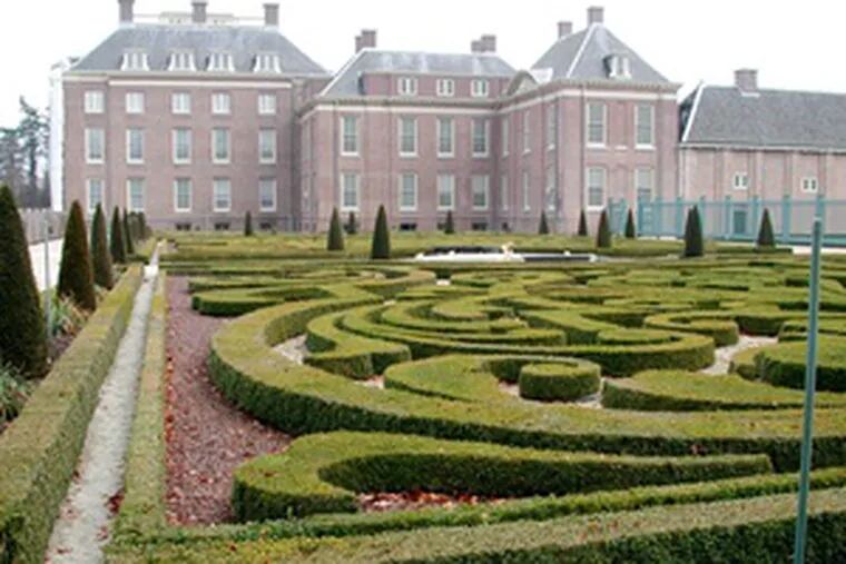 The 1600s-style gardens of Het Loo, near Apeldoorn, Netherlands, will be on the Pennsylvania Horticultural Society&#0039;s trip in May.