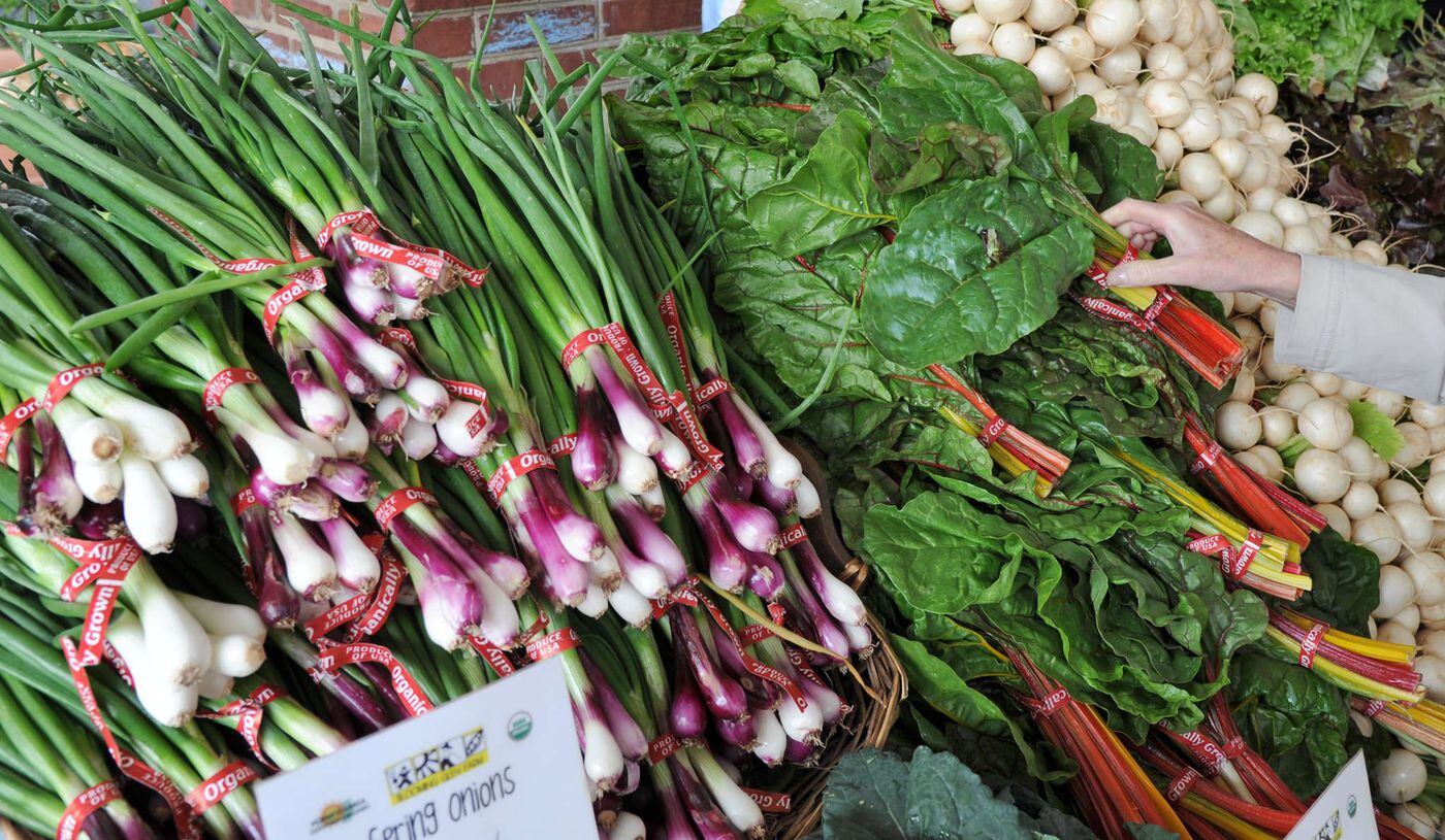 How to shop smarter at the farmers’ market