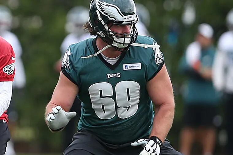 Evan Mathis signs with Broncos