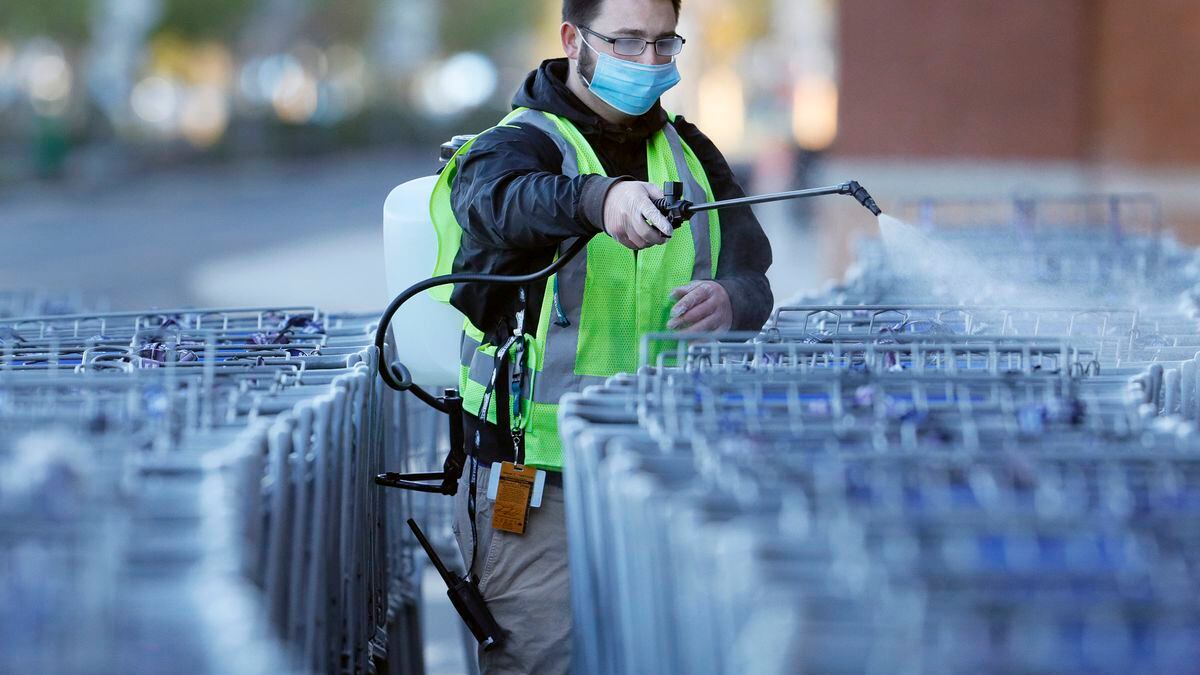 Public health officials urge residents to stay home during Easter weekend; U.S. coronavirus deaths reach 20,600, surpassing Italy 