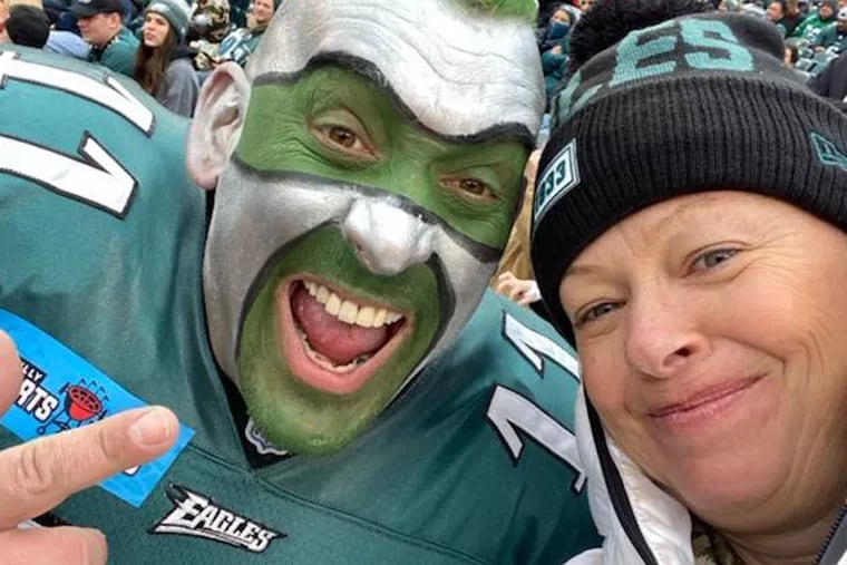 Mary Kate Mink takes a selfie with Eagles superfan Jamie Pagliei during the win over the Saints at Lincoln Financial Field on Sunday.