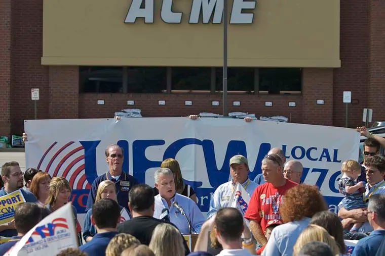 Local 1776 chief Wendell Young IV, at the microphone, with members of the United Food and Commercial Workers union in 2009.