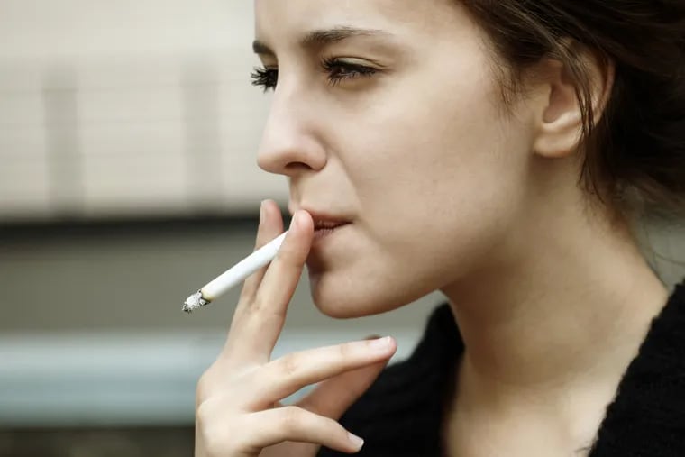 Heavy smokers with an average age of 35 were markedly worse than nonsmokers at distinguishing colors as well as the contrast between different shades of gray.