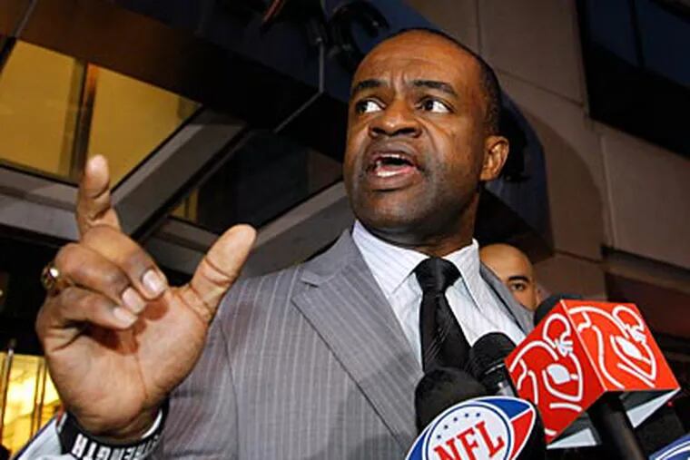 Executive director DeMaurice Smith and the NFLPA decertified the union after labor talks failed. (AP Photo/Alex Brandon)