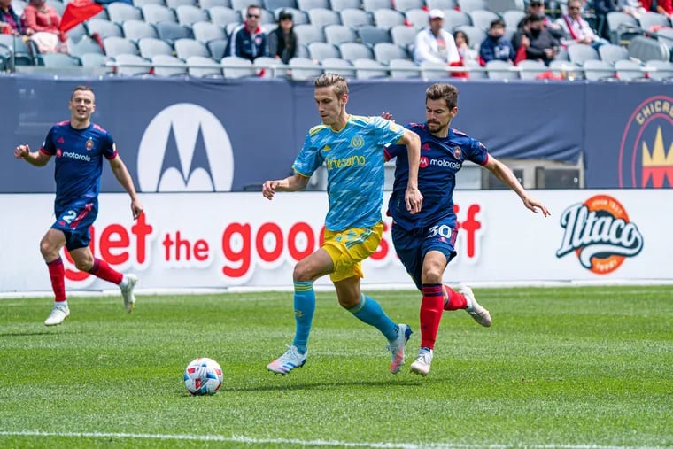 Jack Elliott on the ball during the Union's 2-0 win in Chicago on Saturday.