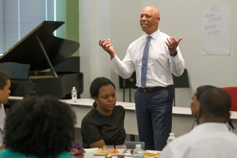 Philadelphia Superintendent William R. Hite Jr. received a strong evaluation from the SRC in one of its final acts as a governing body.