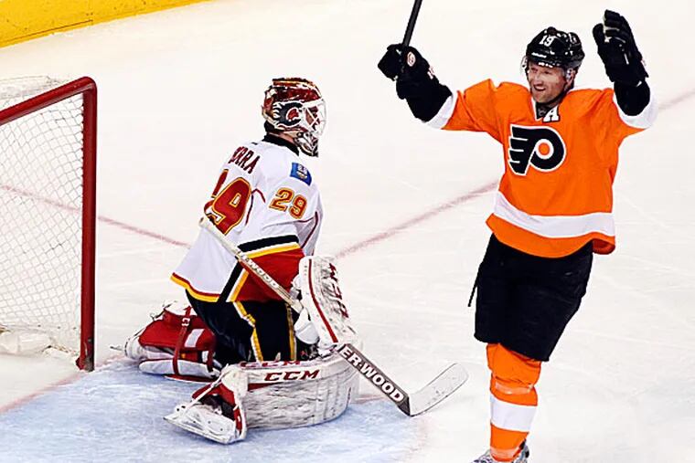 The Flyers' Scott Hartnell. (Tom Mihalek/AP)