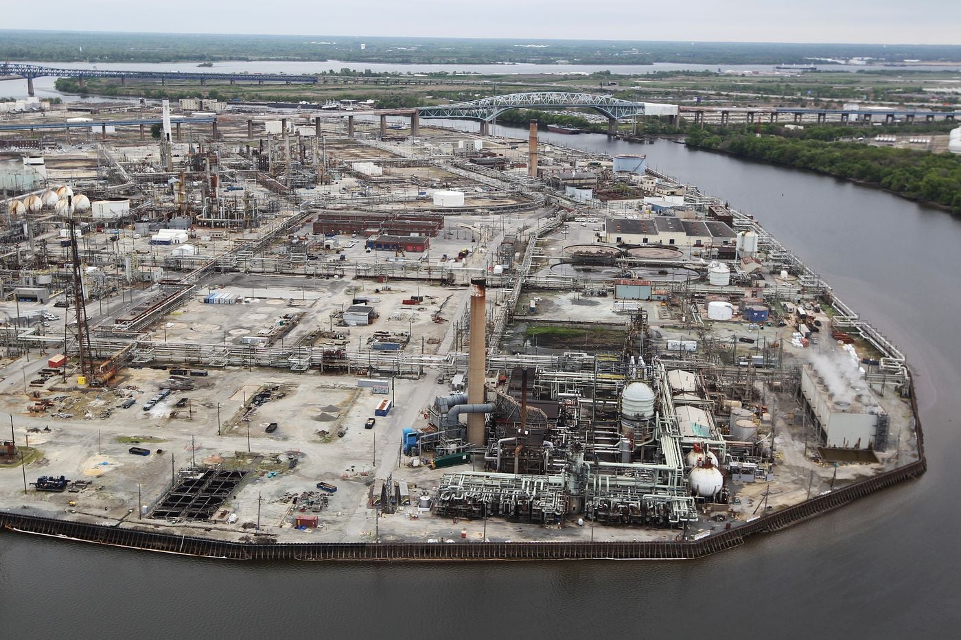 Did deadly gas cloud escape during Philly refinery fire? City says it was a faulty meter.