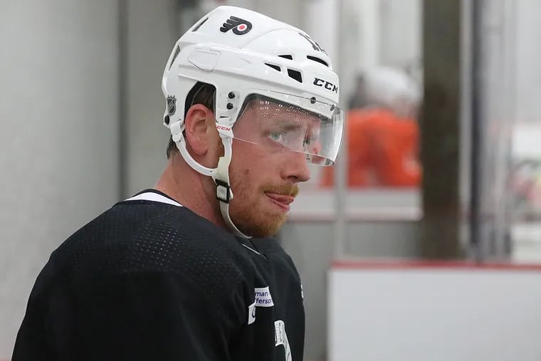 Michael Raffl scored a goal before suffering a leg injury in Sunday's win over the Bruins.