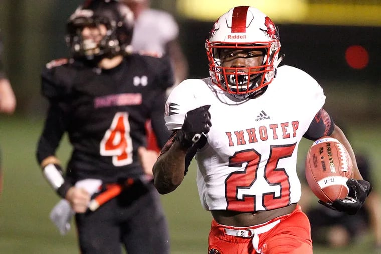 Mike Waters of Imhotep Charter on one of his many long rungs in the second quarter against Saucon Valley on Friday night.